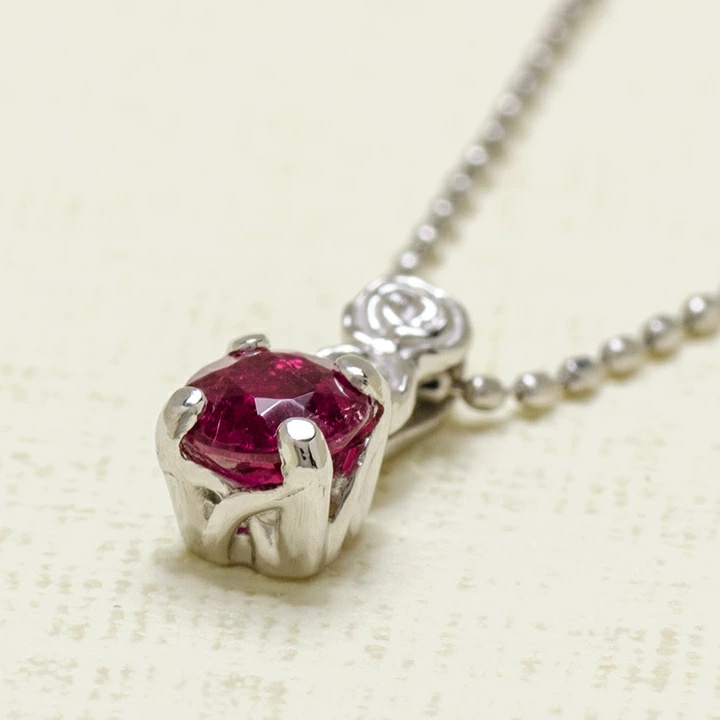 umu -アム- FINE JEWELRY STUIDIOルベライト バラモチーフ ペンダントトップ 「rosa」pn0271_kanban2.jpg