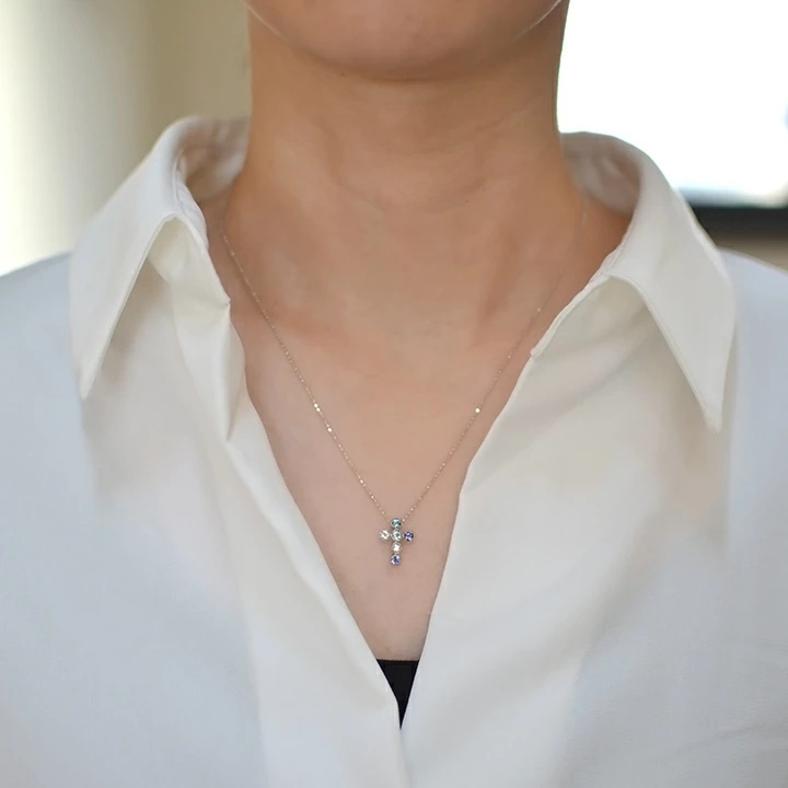 umu -アム- FINE JEWELRY STUIDIOクールカラー クロスモチーフ ペンダントトップ 「dolce」pn0283_i2.jpg