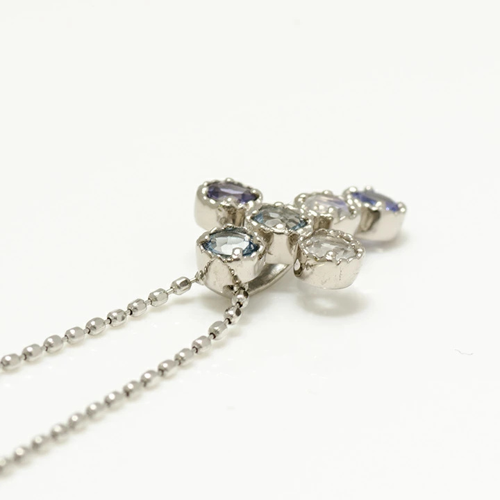 umu -アム- FINE JEWELRY STUIDIOクールカラー クロスモチーフ ペンダントトップ 「dolce」pn0283_s.jpg