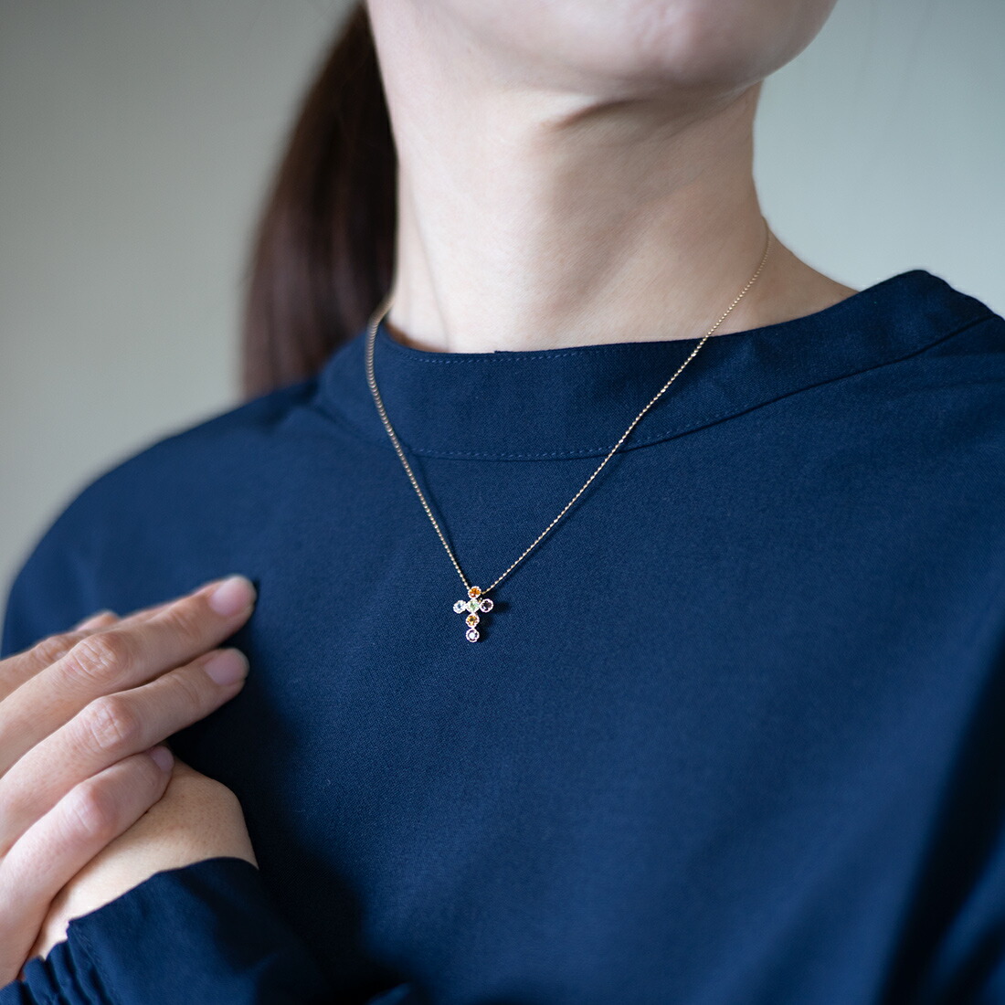 umu -アム- FINE JEWELRY STUIDIOアースカラー クロスモチーフ ペンダントトップ 「dolce」pn0286_i3.jpg