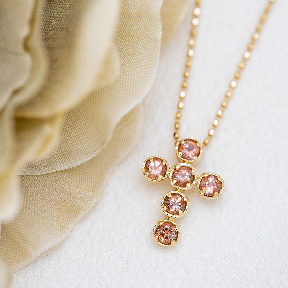 umu -アム- FINE JEWELRY STUIDIOK18 アンダルサイト ペンダントトップ クロスモチーフ  「dolce」pn0287_1.jpg