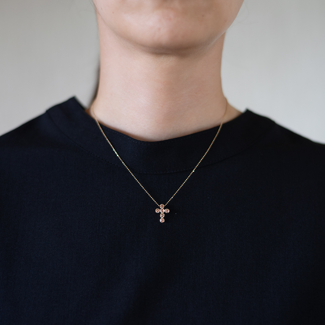 umu -アム- FINE JEWELRY STUIDIOK18 アンダルサイト ペンダントトップ クロスモチーフ  「dolce」pn0287_i2.jpg