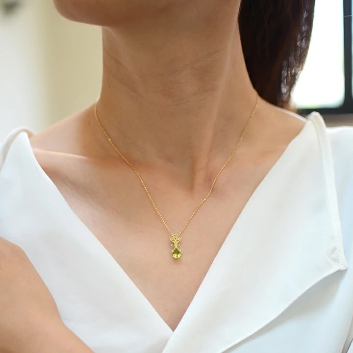 umu -アム- FINE JEWELRY STUIDIOペリドット ダイヤモンド ペンダントトップ 「lacrima」pn0292_i3.jpg