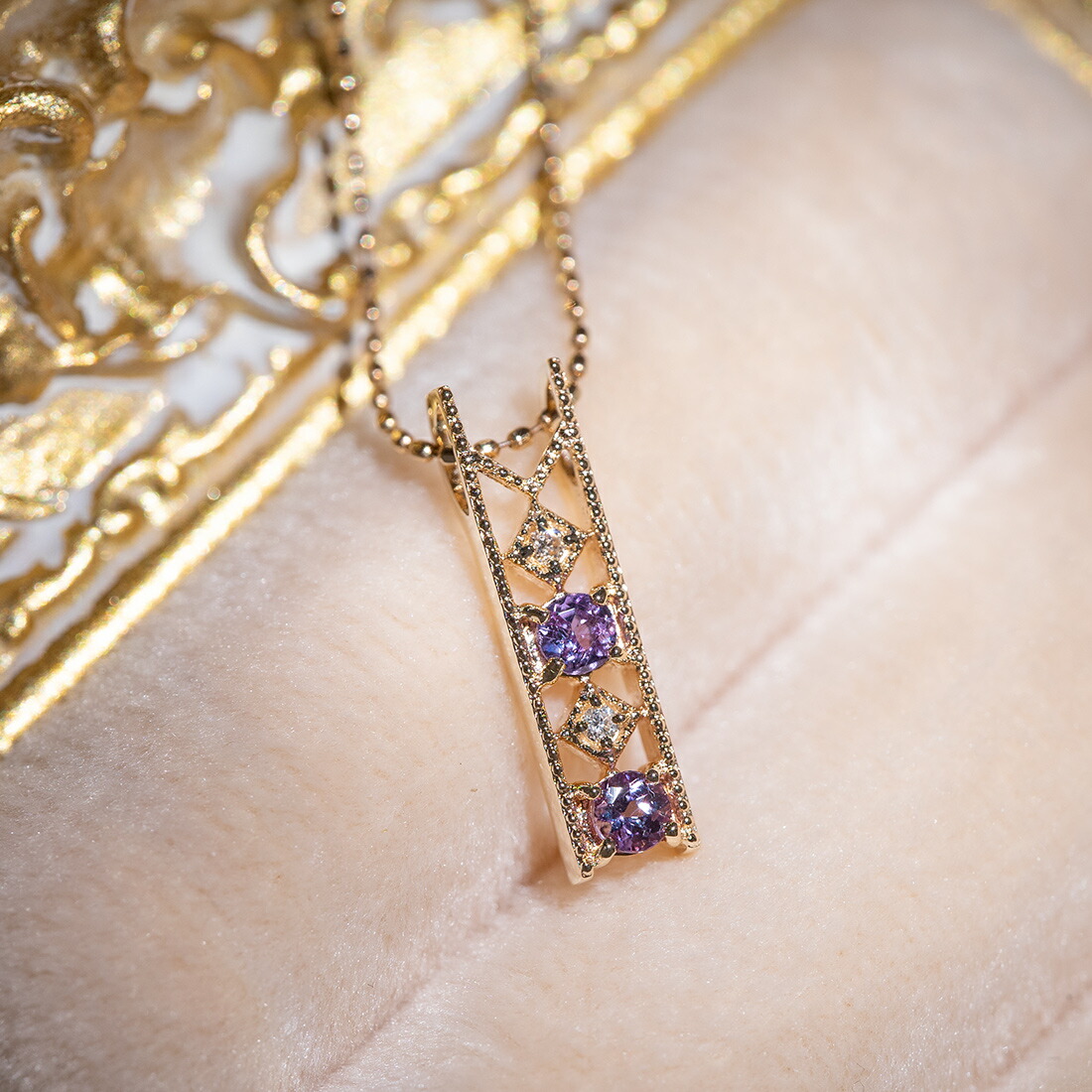 umu -アム- FINE JEWELRY STUIDIOカラーチェンジガーネット ダイヤ ペントップ 「blonda」pn0297_kanban2.jpg