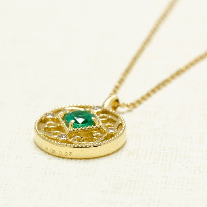 umu -アム- FINE JEWELRY STUIDIOエメラルド ダイヤモンド ペンダントトップ 「valzer」pn0307_kanban2.jpg