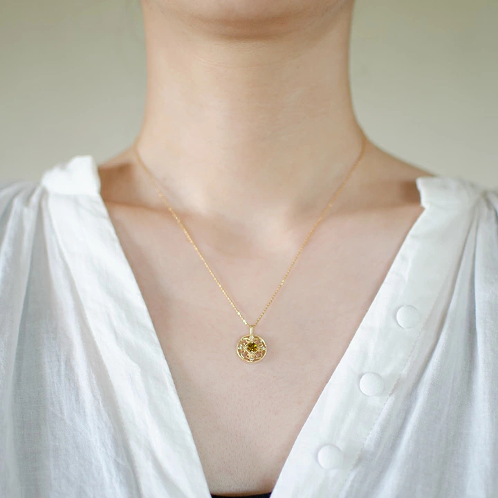 umu -アム- FINE JEWELRY STUIDIOスフェーン ダイヤモンド ペンダントトップ 「valzer」pn0309_i2.jpg