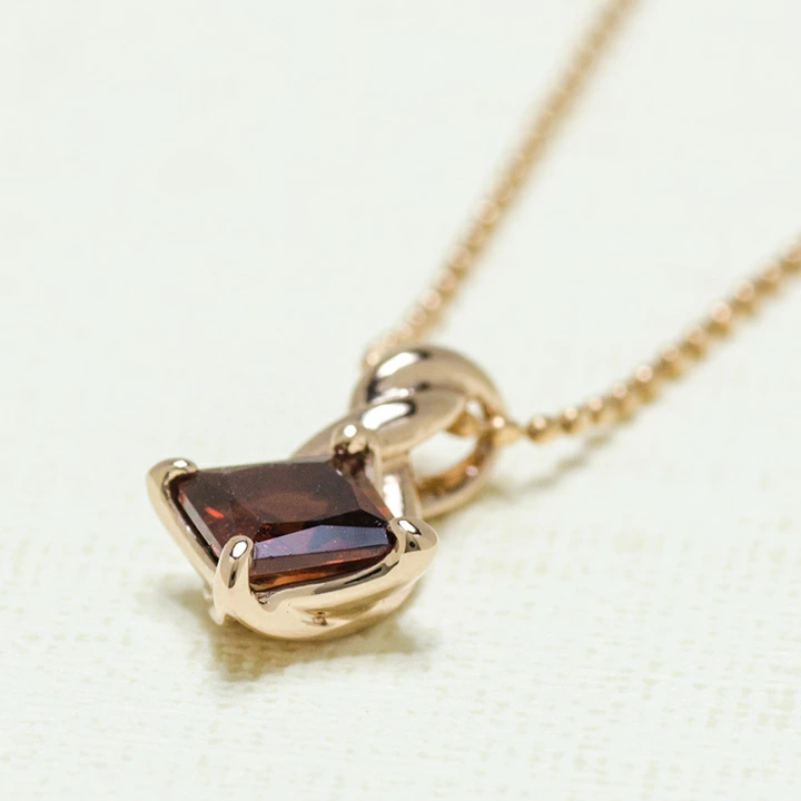 umu -アム- FINE JEWELRY STUIDIOガーネット ペンダントトップ 「liana」pn0330_kanban2.jpg