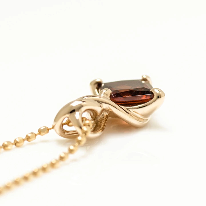 umu -アム- FINE JEWELRY STUIDIOガーネット ペンダントトップ 「liana」pn0330_s.jpg