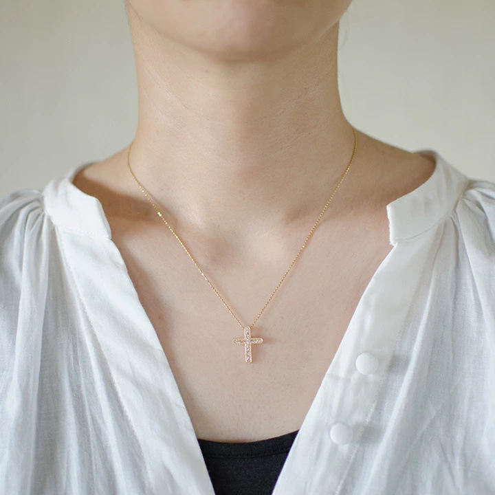 umu -アム- FINE JEWELRY STUIDIOダイヤモンド クロスモチーフ ペンダントトップ 「croce」pn0331_i2.jpg
