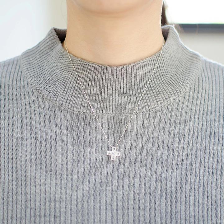 umu -アム- FINE JEWELRY STUIDIOK18 ホワイトトパーズ クロスモチーフ ペンダントトップ 「tin」pn0366_i2.jpg