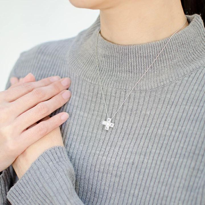 umu -アム- FINE JEWELRY STUIDIOK18 ホワイトトパーズ クロスモチーフ ペンダントトップ 「tin」pn0366_i3.jpg