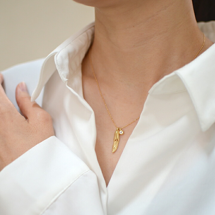 umu -アム- FINE JEWELRY STUIDIOK18 ブルームーンストーン フェザー ペンダント 「egretta」pn0379_i3.jpg