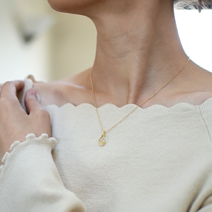 umu -アム- FINE JEWELRY STUIDIOイエローサファイア ペンダントトップ 「stilla」pn0479_i3.jpg