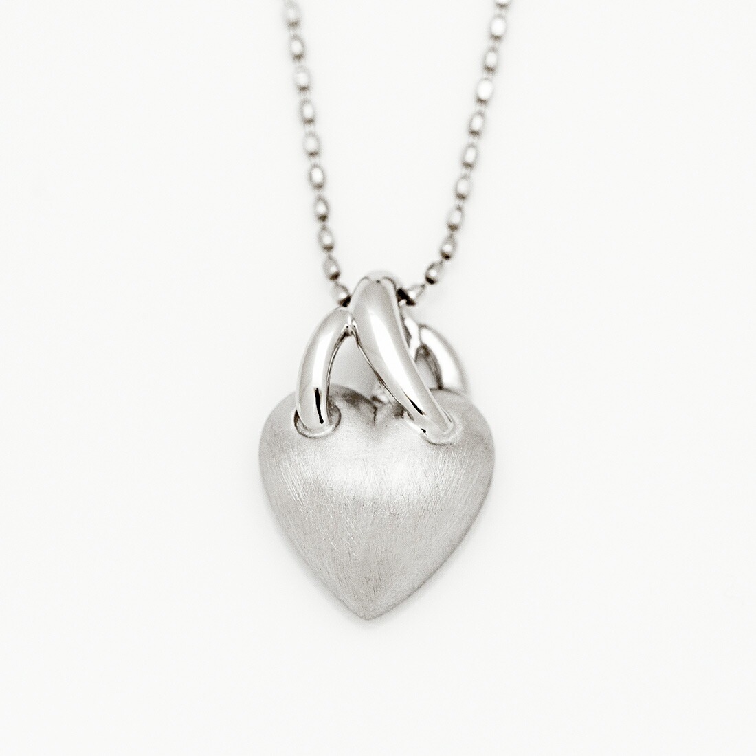 umu -アム- FINE JEWELRY STUIDIOハートモチーフ ペンダントトップ 「caro」pn0493_m.jpg