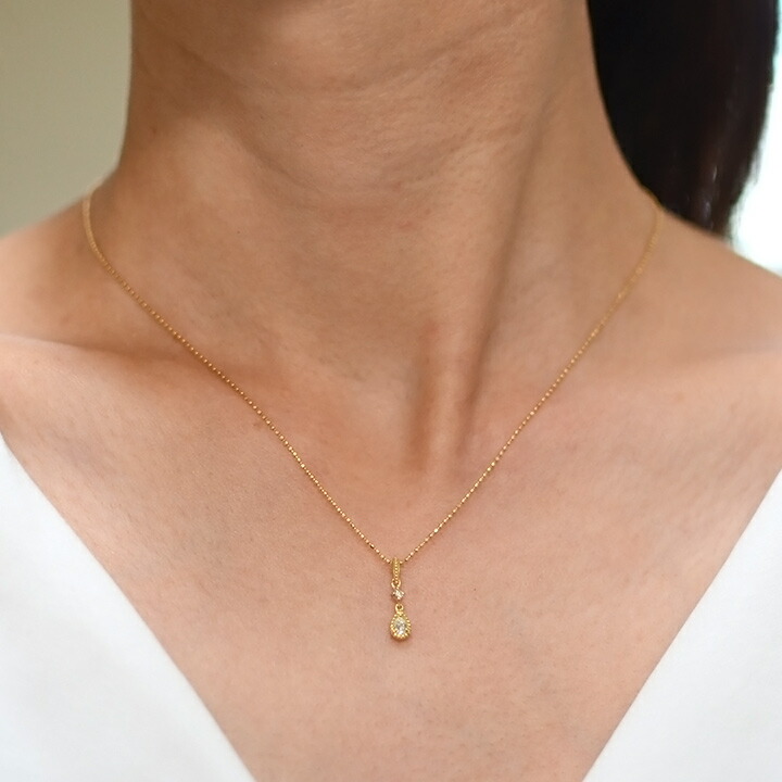 umu -アム- FINE JEWELRY STUIDIOペアシェイプ ダイヤモンド ペンダントトップ 「luminio」pn0508_i2.jpg