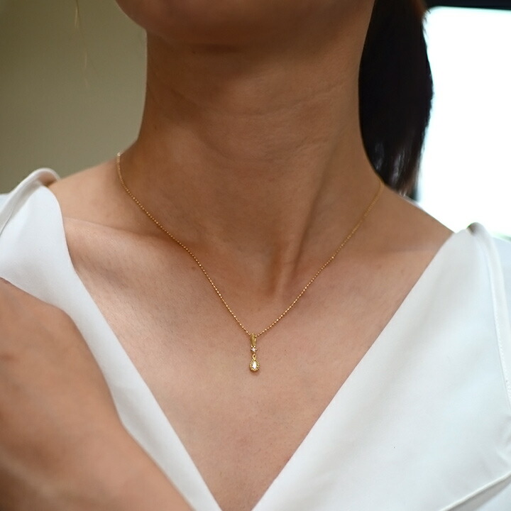 umu -アム- FINE JEWELRY STUIDIOペアシェイプ ダイヤモンド ペンダントトップ 「luminio」pn0508_i3.jpg