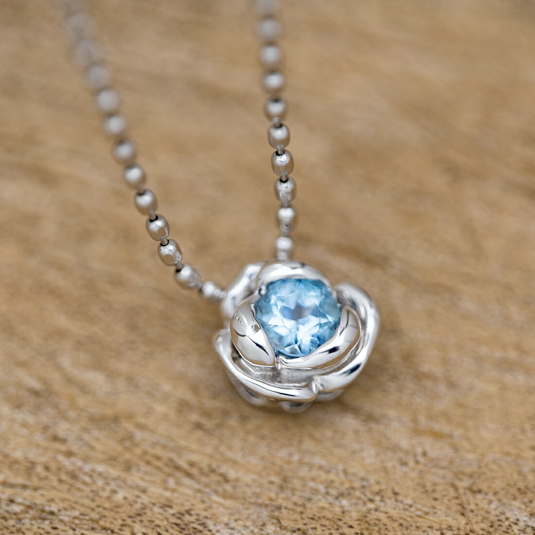 umu -アム- FINE JEWELRY STUIDIOサンタマリアアクアマリン ローズ ペンダントトップ 「romantica」pn0535_kanban2.jpg