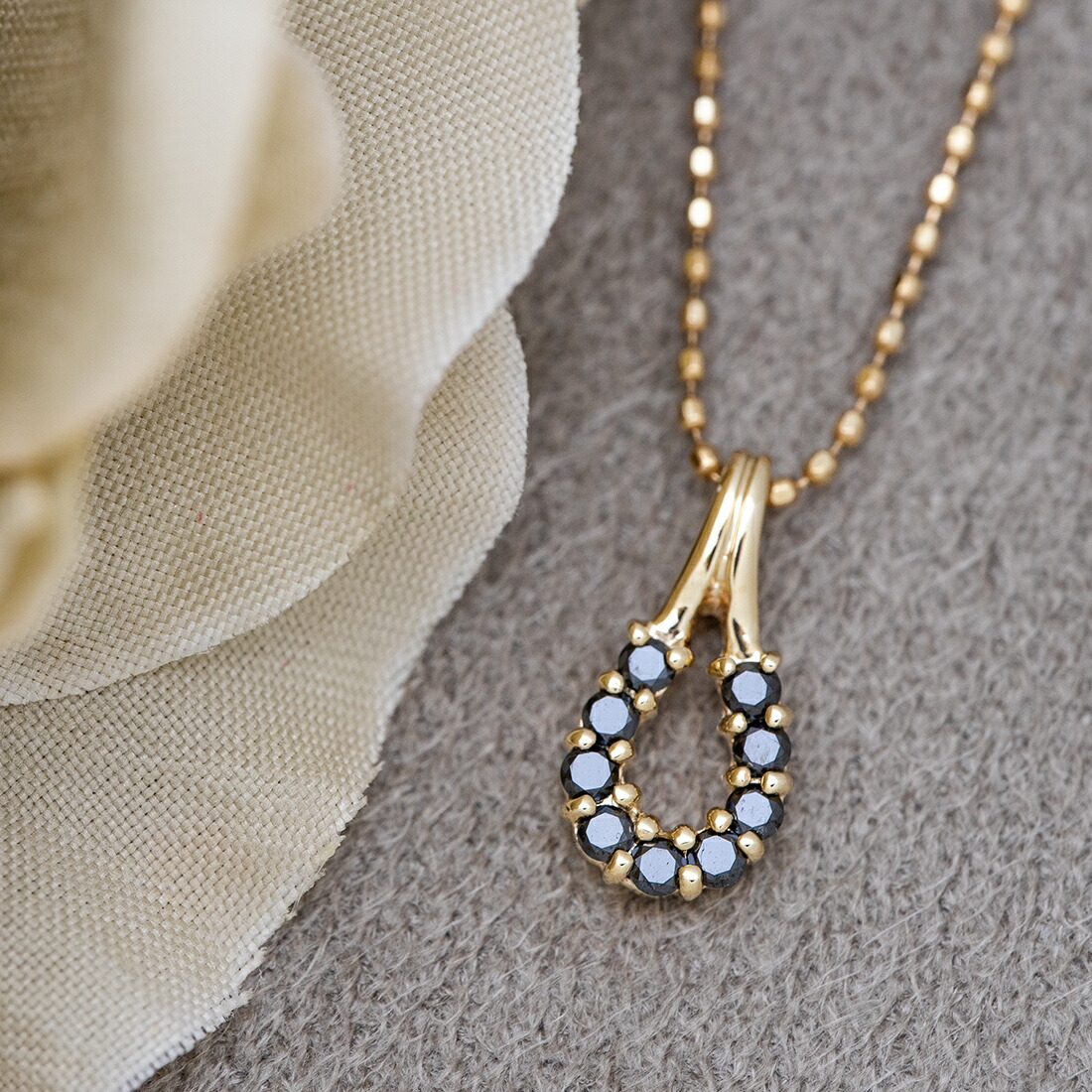 umu -アム- FINE JEWELRY STUIDIOブラックダイヤモンド ペンダントトップ 「fortuna」pn0537_1.jpg