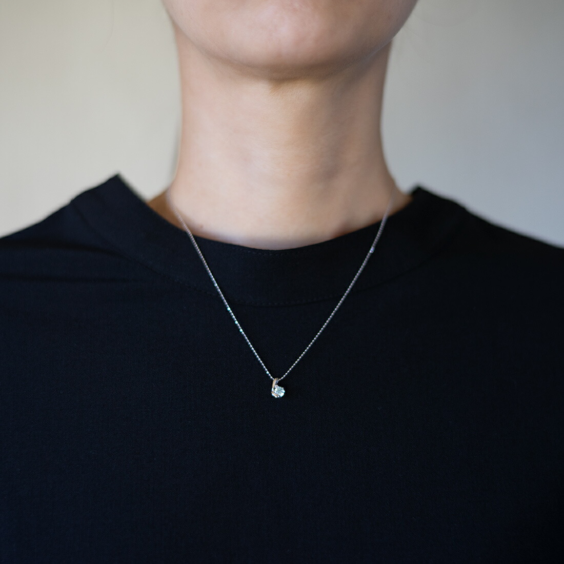 umu -アム- FINE JEWELRY STUIDIOブルージルコン ダイヤモンド ペンダントトップ 「chiarita」pn0547_i2.jpg