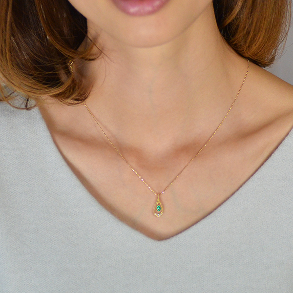 umu -アム- FINE JEWELRY STUIDIOK18 エメラルド ダイヤモンド ペンダントトップ 「versare」pn0632_i2.jpg