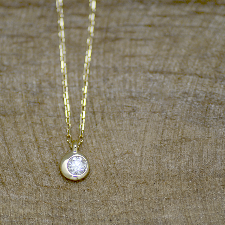 umu -アム- FINE JEWELRY STUIDIOダイヤモンド 0.1ct ペンダント 「Moon」pn0664_1.jpg