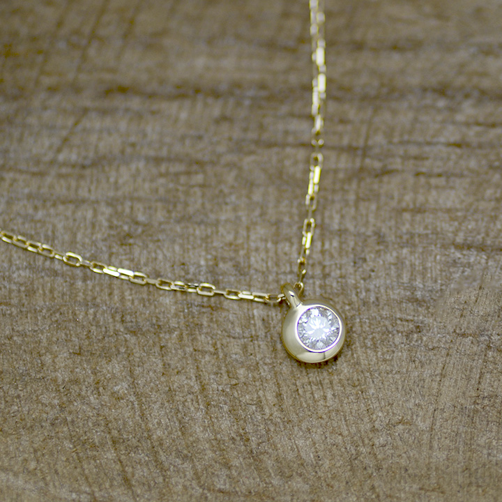 umu -アム- FINE JEWELRY STUIDIOダイヤモンド 0.1ct ペンダント 「Moon」pn0664_2.jpg