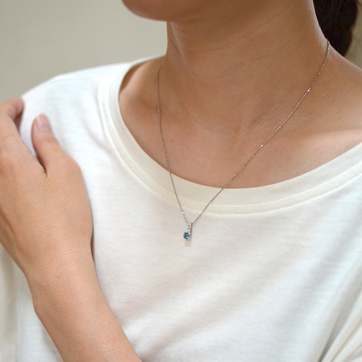 umu -アム- FINE JEWELRY STUIDIOK18 ロンドンブルートパーズ ダイヤモンド ペンダントトップ 「fiorito」pn0708_i3.jpg