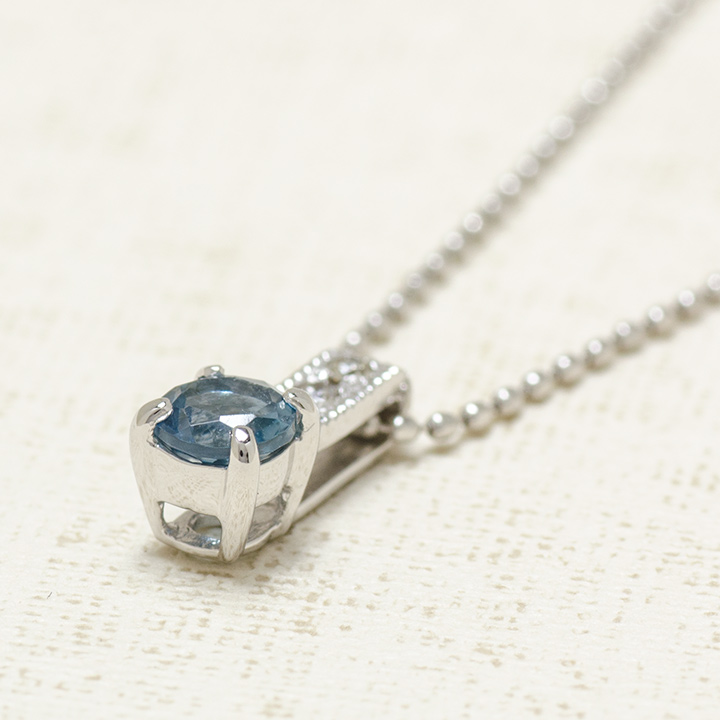 umu -アム- FINE JEWELRY STUIDIOK18 ロンドンブルートパーズ ダイヤモンド ペンダントトップ 「fiorito」pn0708_kanban2.jpg