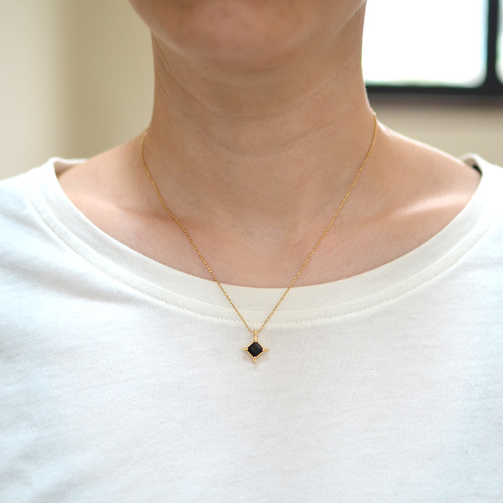 K18 オニキス ペンダントトップ 「ialino」[商品番号:PN0710] | umu