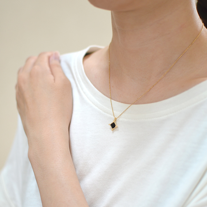 K18 オニキス ペンダントトップ 「ialino」[商品番号:PN0710] | umu