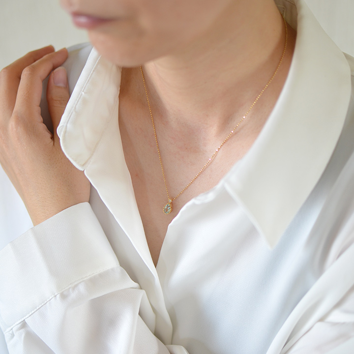 umu -アム- FINE JEWELRY STUIDIOK18 アクアマリン ダイヤモンド ペンダントトップ 「goccia」pn0714_i3.jpg