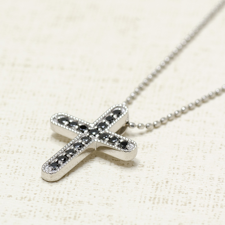 umu -アム- FINE JEWELRY STUIDIOK18 ブラックダイヤモンド クロスモチーフ ペンダントトップ 「croce」pn0715_kanban2.jpg