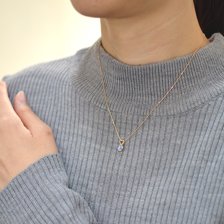 umu -アム- FINE JEWELRY STUIDIOK18 ブルームーンストーン カボッション ペントップ 「tipetto」pn0724_i3.jpg