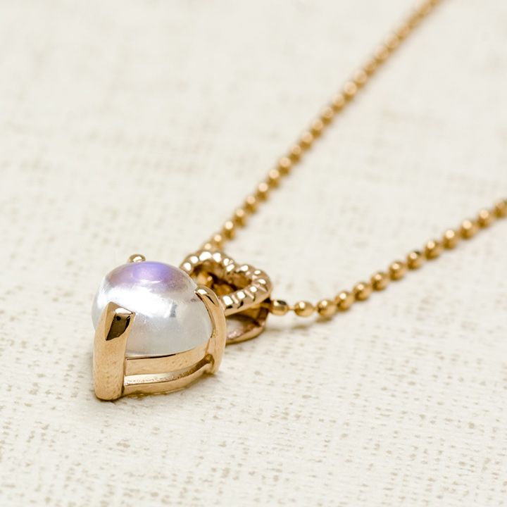 umu -アム- FINE JEWELRY STUIDIOK18 ブルームーンストーン カボッション ペントップ 「tipetto」pn0724_kanban2.jpg