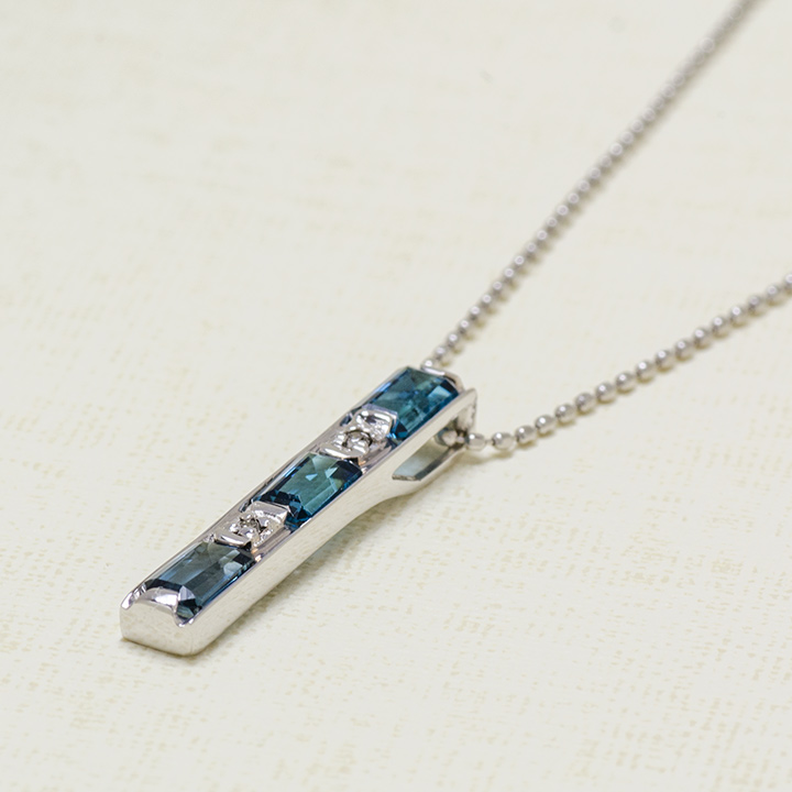 umu -アム- FINE JEWELRY STUIDIOK10 ロンドンブルートパーズ ダイヤモンド ペントップ 「lucente」pn0737_kanban2.jpg