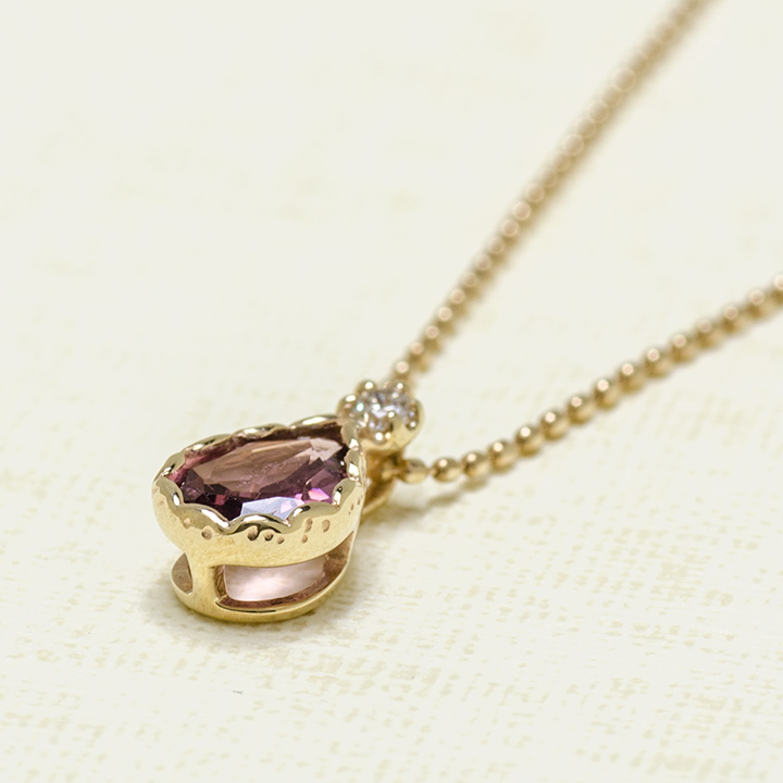 umu -アム- FINE JEWELRY STUIDIOK10 ロードライトガーネット ダイヤモンド ペントップ 「goccia」pn0740_kanban2.jpg