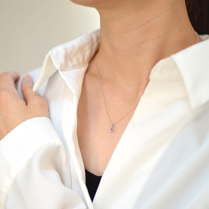 umu -アム- FINE JEWELRY STUIDIOルビー クロス ペンダントpn0752_i3.jpg
