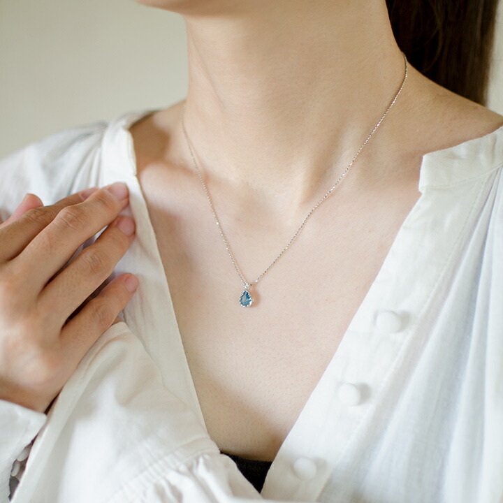 umu -アム- FINE JEWELRY STUIDIOブルートパーズ ダイヤ ペンダントトップ 「goccia」pn0825_i3.jpg