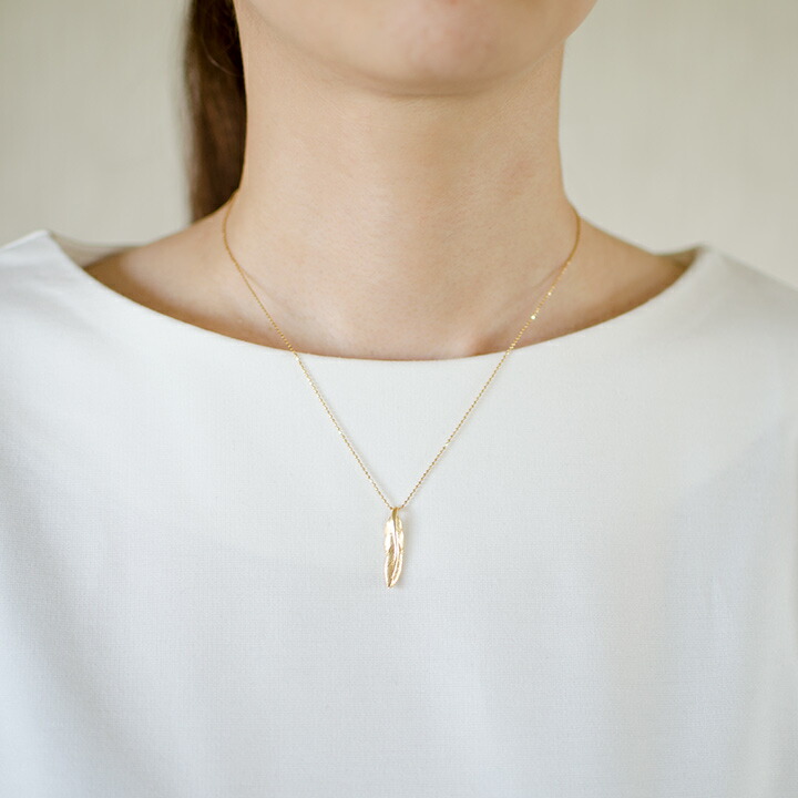 umu -アム- FINE JEWELRY STUIDIOフェザーモチーフ ペンダントトップ 「egretta」pn0870_i2.jpg