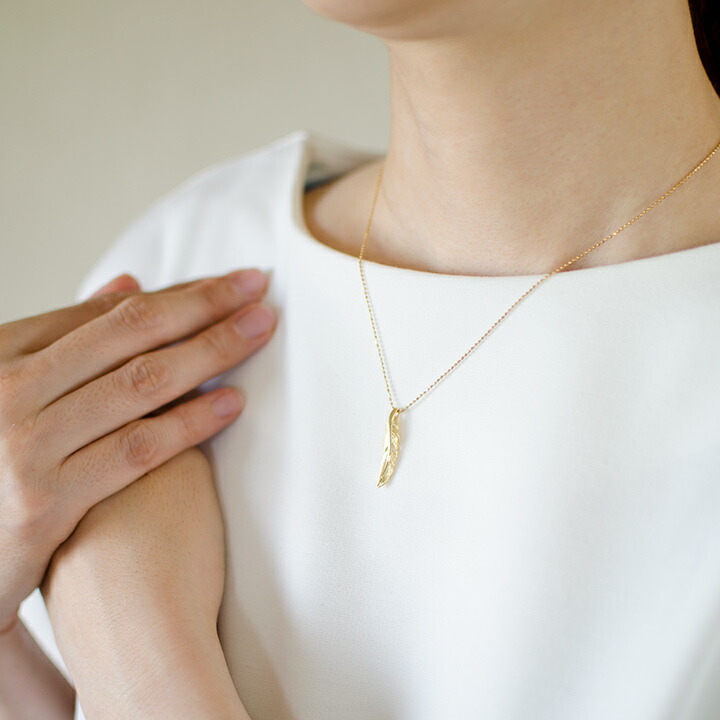 umu -アム- FINE JEWELRY STUIDIOフェザーモチーフ ペンダントトップ 「egretta」pn0870_i3.jpg