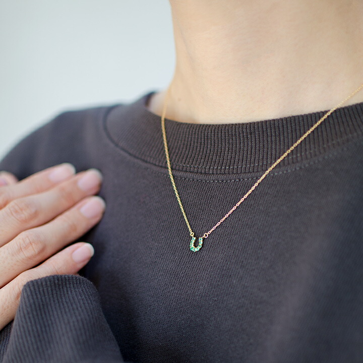 umu -アム- FINE JEWELRY STUIDIOエメラルド ホースシュー ネックレス 「fortuna」pn0890_i3.jpg