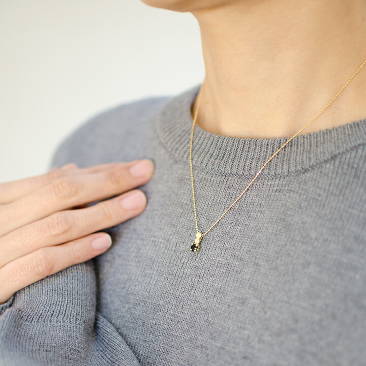 umu -アム- FINE JEWELRY STUIDIOオニキス バラモチーフ ペンダントトップ 「rosa」pn0910_i3.jpg