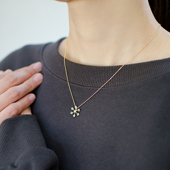 umu -アム- FINE JEWELRY STUIDIOK18 エメラルド ダイヤモンド ペンダントトップ 「neve」pn0920_i3.jpg