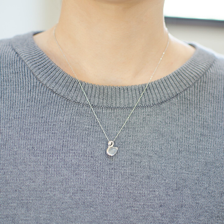 umu -アム- FINE JEWELRY STUIDIOムーンストーン ダイヤ スワンモチーフ ペンダントトップpn0924_i2.jpg