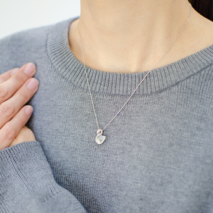 umu -アム- FINE JEWELRY STUIDIOムーンストーン ダイヤ スワンモチーフ ペンダントトップpn0924_i3.jpg