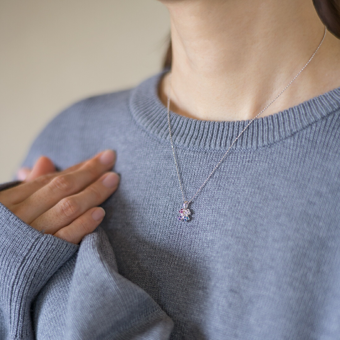umu -アム- FINE JEWELRY STUIDIOマルチカラー クローバーモチーフ ペンダントトップpn0972_i3.jpg