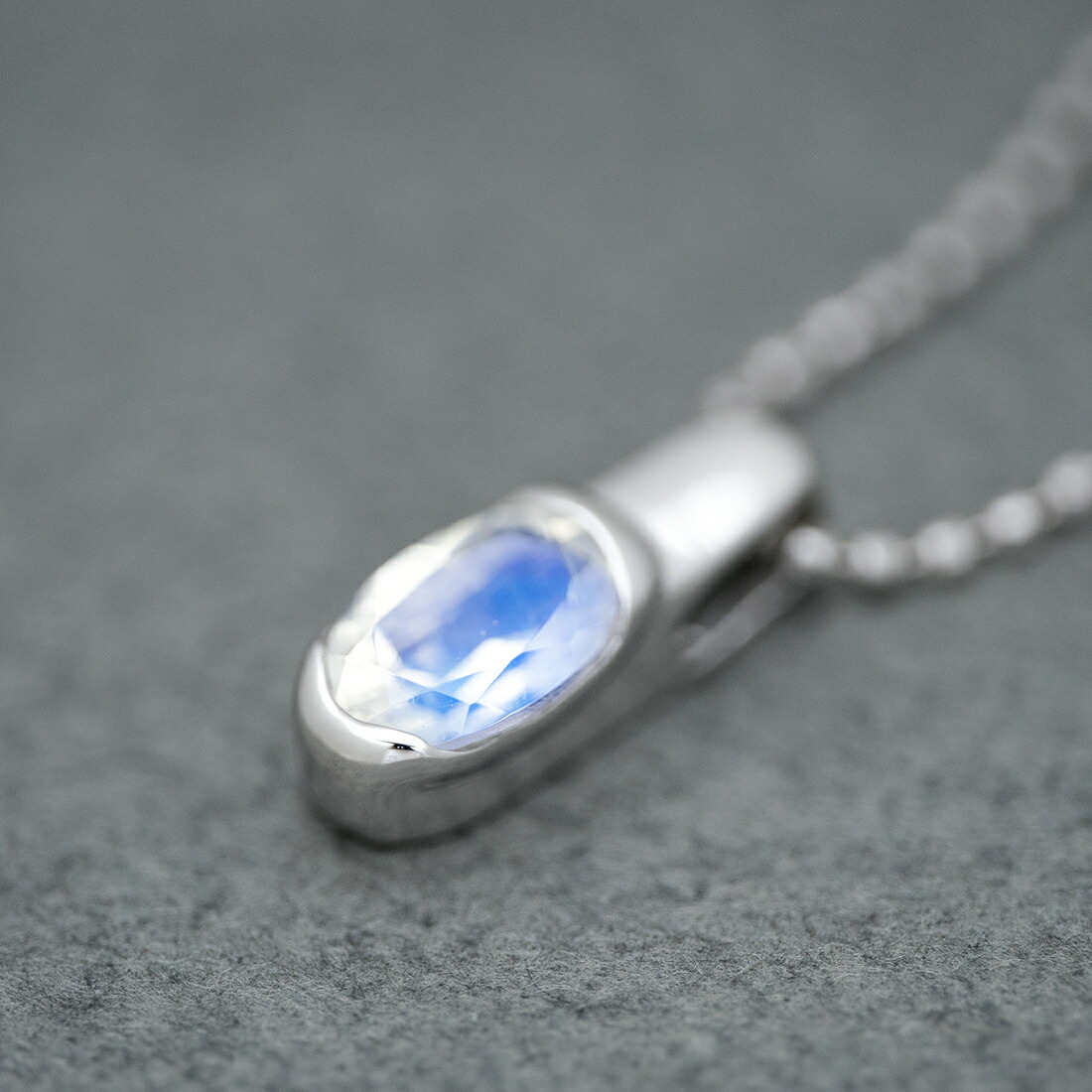 umu -アム- FINE JEWELRY STUIDIOブルームーンストーン ペンダントトップpn0983_kanban2.jpg
