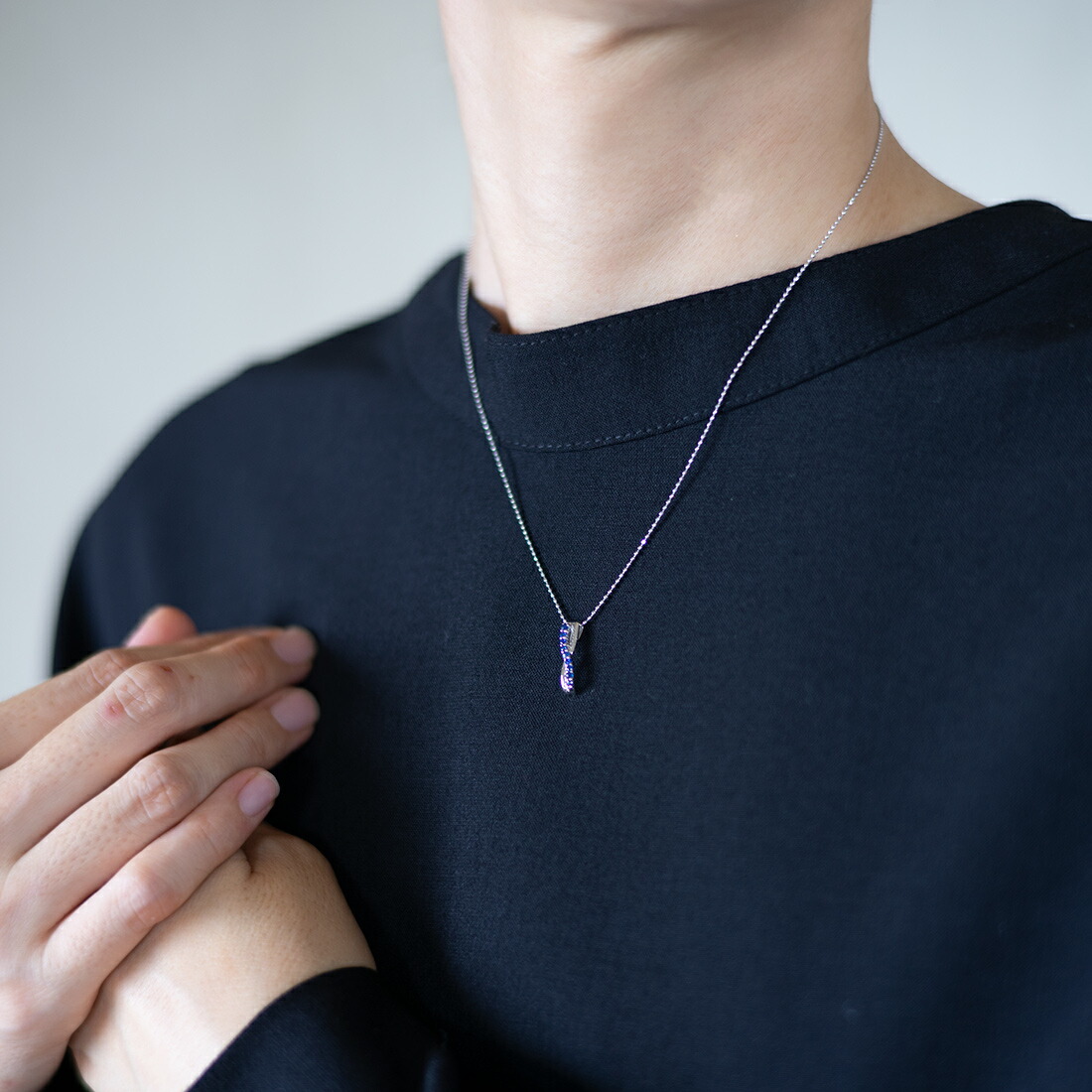 umu -アム- FINE JEWELRY STUIDIOブルーサファイア ペンダントトップpn0984_i3.jpg
