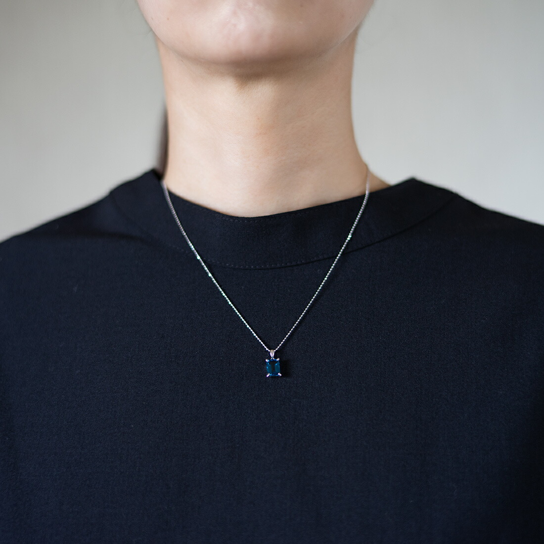 umu -アム- FINE JEWELRY STUIDIOロンドンブルートパーズ ペンダントトップpn0995_i2.jpg