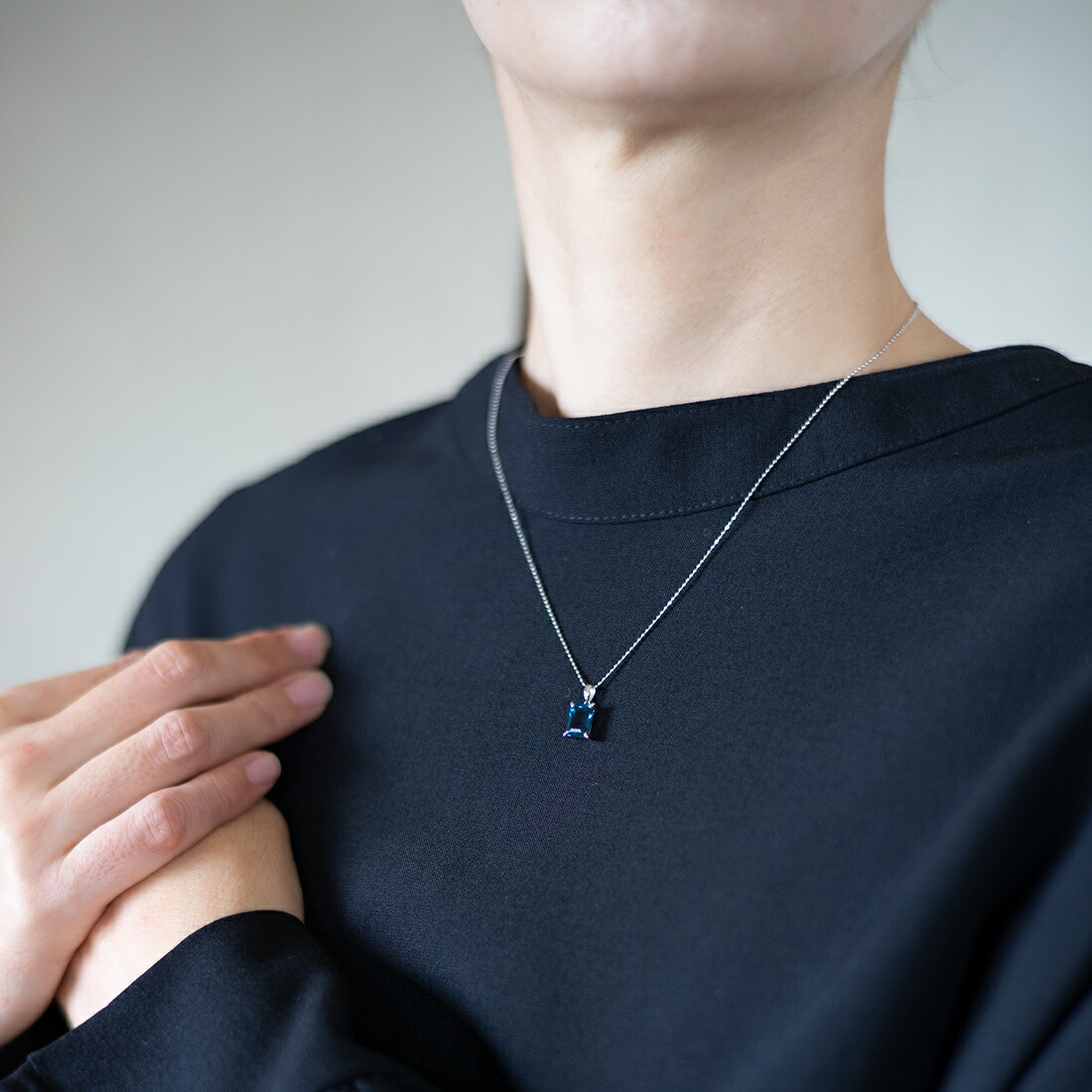 umu -アム- FINE JEWELRY STUIDIOロンドンブルートパーズ ペンダントトップpn0995_i3.jpg